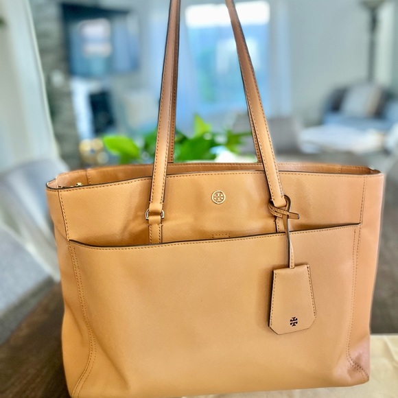 Tory Burch Robinson Tote 46334 - Picture 3 of 10